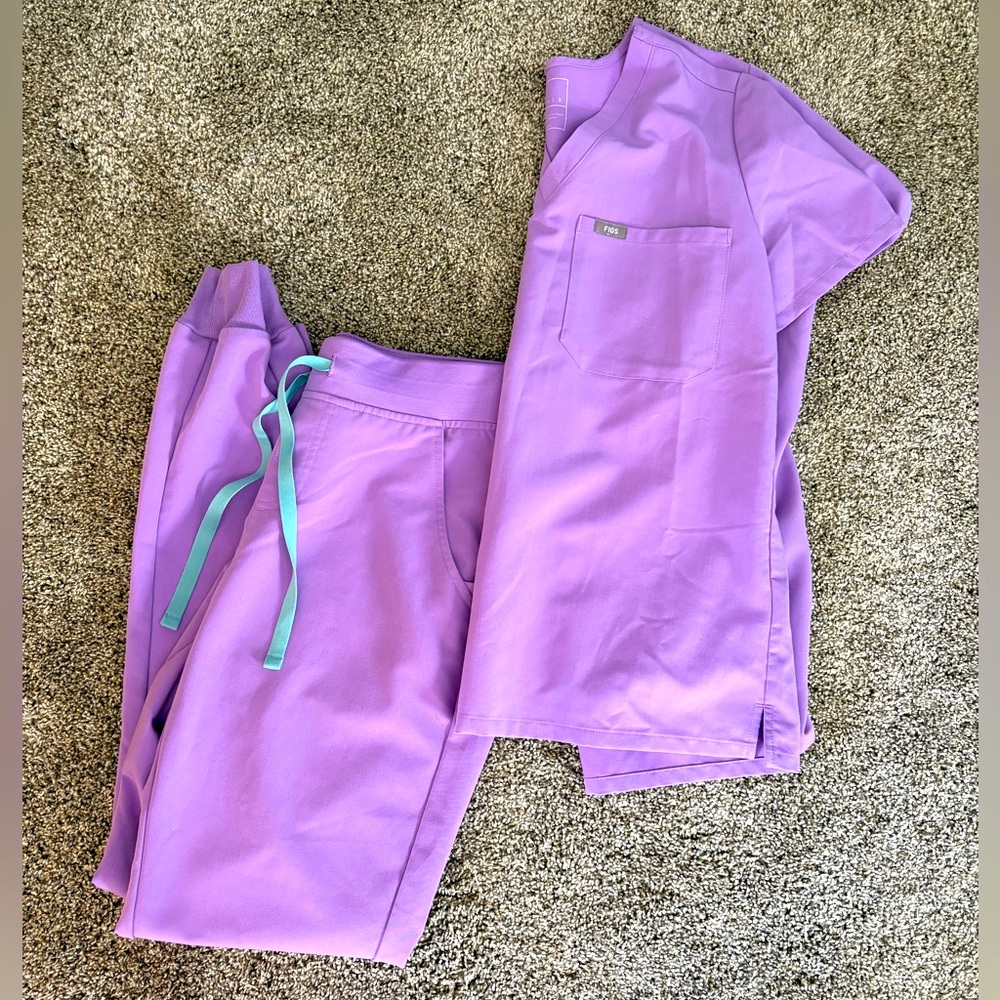 FIGS purple set